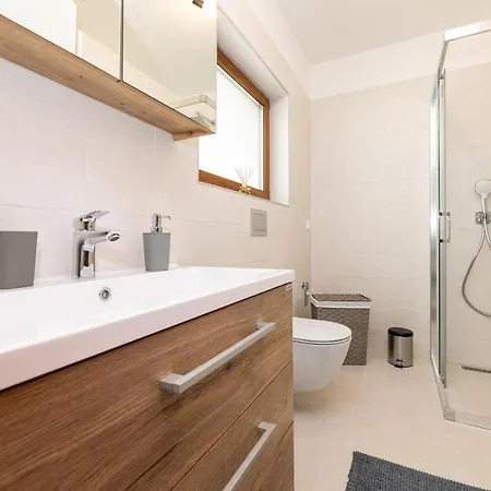 Apartment Vjeko *