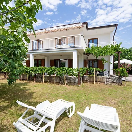 Apartment Vjeko Krk Town
