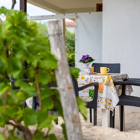 Vjeko Apartment Krk Town