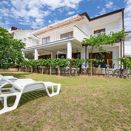 Vjeko Daire Krk Town