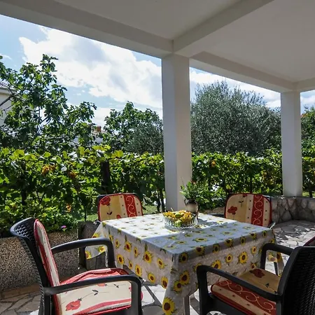 Vjeko Apartment Krk Town